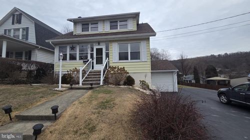65 Shaver Ave, Shavertown, PA, 18708-1447 | Card Image
