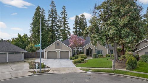 8269 N 6th St, Fresno, CA, 93720-2144 | Card Image