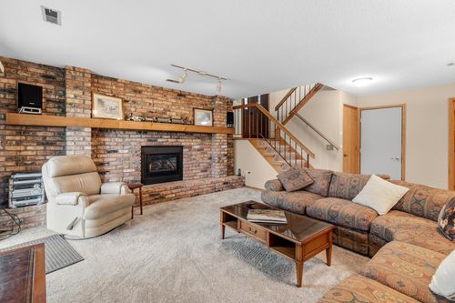 1005 Aston Cir, Burnsville, MN, 55337-6713 | Card Image