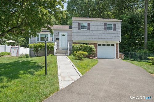 8 Stanwick Cir, Stamford, CT, 06905-3523 | Card Image