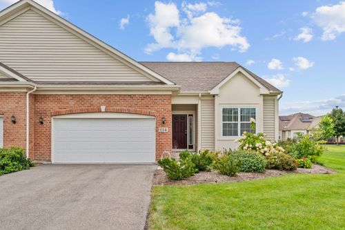 114 Easton Dr, Gilberts, IL, 60136-8013 | Card Image