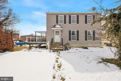 520 Springfield Rd, ALDAN, PA, 19018-4227 | Card Image