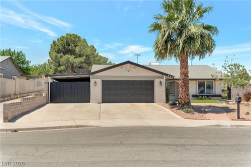640 Summerland Dr, Henderson, NV, 89002-8135 | Card Image