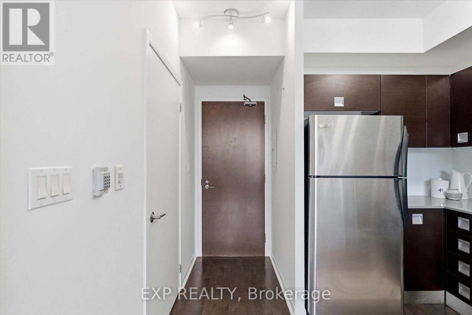 Residential in Toronto (Islington-City Centre West) 2