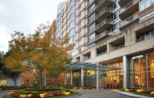 209-8100 River Rd, North Bergen, NJ, 07047-7206 | Card Image