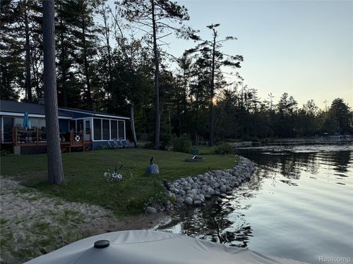 4018 Tee Lake Woods Rd, Lewiston, MI, 49756-7912 | Card Image