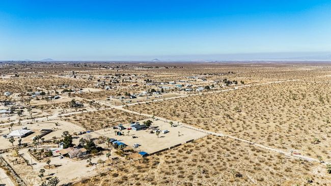 6573 Dos Palmas Rd, House other with 3 bedrooms, 2 bathrooms and null parking in Phelan CA | Image 39