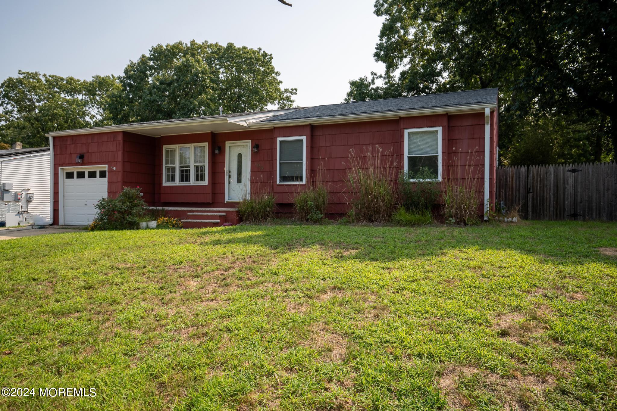 Alissa Dr, Toms River, NJ 08753