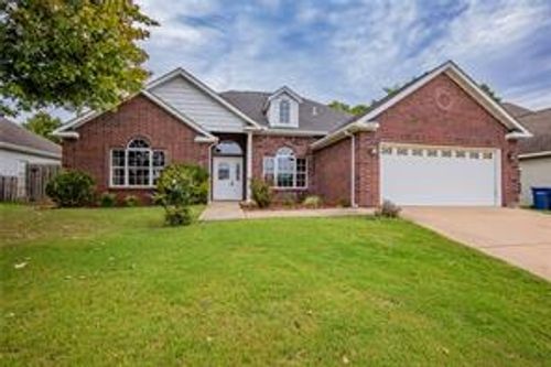 605 Maci, Siloam Springs, AR, 72761-2570 | Card Image