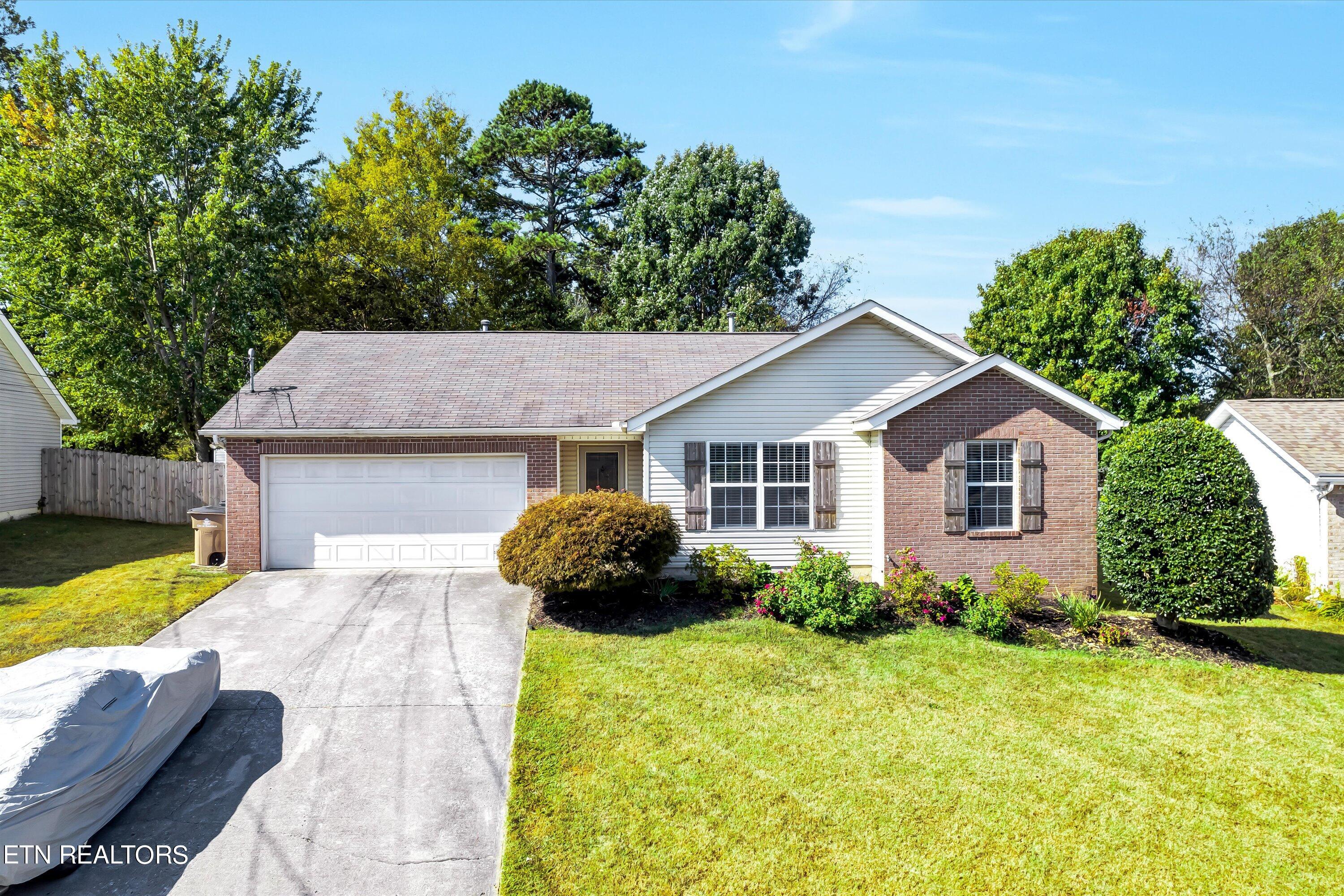Torch Light Ln, Knoxville, TN 37921