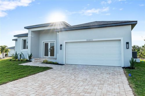 10071 Kingsville Dr, PORT CHARLOTTE, FL, 33981-4067 | Card Image