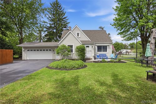 8730 Sunset Dr, Buffalo, NY, 14221-7521 | Card Image