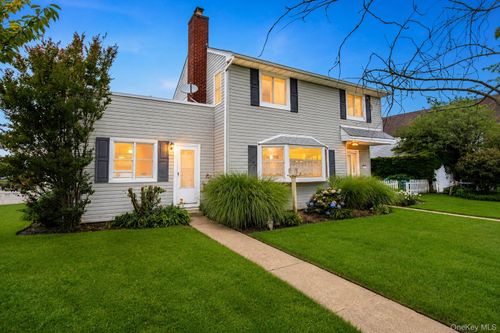 501 E Penn St, Long Beach, NY, 11561-3725 | Card Image