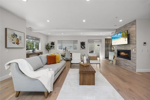 unit-101-523 E Cedar Ave, Burbank, CA, 91501-3143 | Card Image