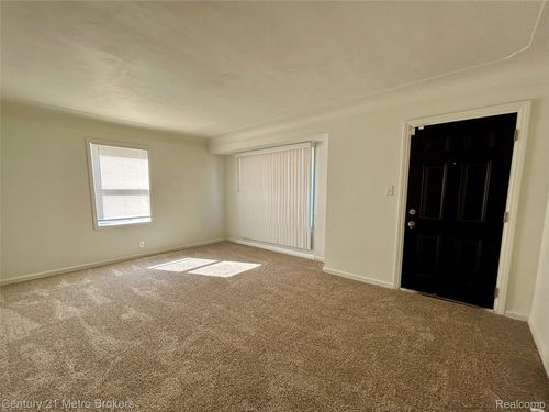 5502 Susan St, Flint, MI, 48505-2525 | Card Image