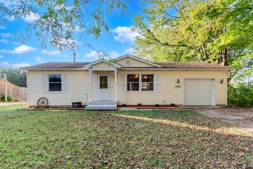 1907 Irene Rd, Sandwich, IL, 60548-9330 | Card Image