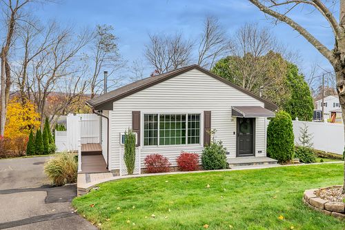 18 Roma Ave, Waterbury, CT, 06708-1551 | Card Image