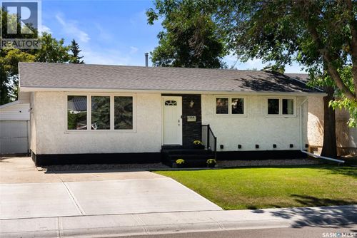 114 Mackenzie Cres, Regina, SK, S4N5G5 | Card Image