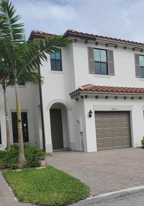 2022 Oysterwood Ln, Riviera Beach, FL, 33410-1922 | Card Image