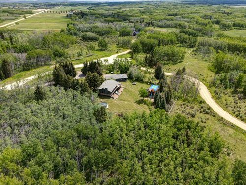 11 Grove Lane, Rocky View County, AB, T4C2Z3 | Card Image