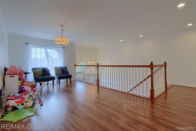 23-Upstairs-Landing.jpg | Image 22