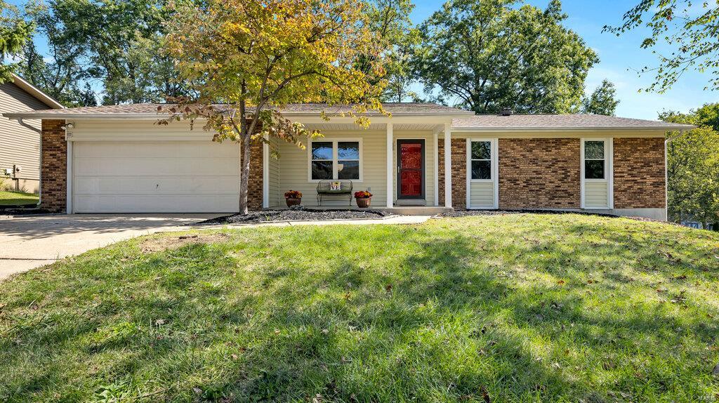 Chauser Dr, Saint Peters, MO 63376