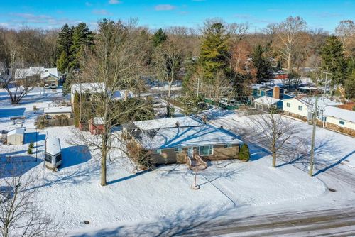 39151 Wanda Ave, Sterling Heights, MI, 48313-5568 | Card Image