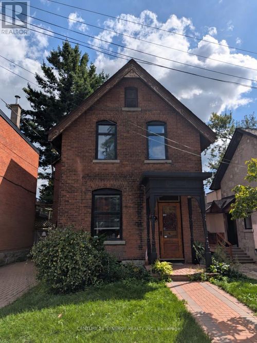 18 Wilton Cres, Ottawa, ON, K1S2T5 | Card Image