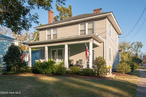 1101 N Market St, Washington, NC, 27889-3653 | Card Image