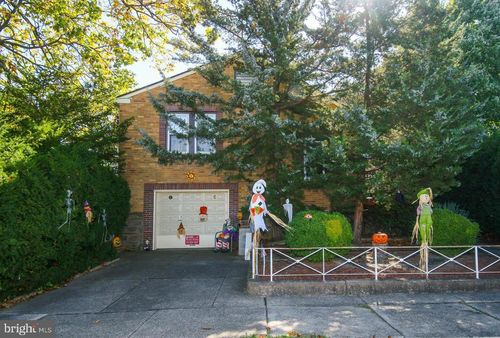 2301 Ripley St, PHILADELPHIA, PA, 19152-3317 | Card Image