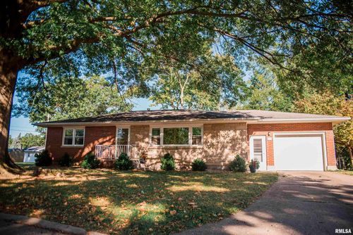 921 Santa Maria Ct, Quincy, IL, 62305-4557 | Card Image