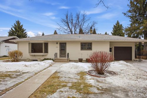 918 19th Ave S, Fargo, ND, 58103-4929 | Card Image