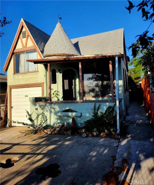 6812 S Van Ness Ave, Los Angeles, CA, 90047-1654 | Card Image