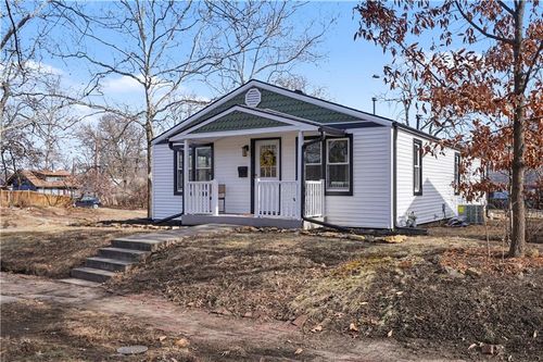 700 Missouri St, Lawrence, KS, 66044-2354 | Card Image