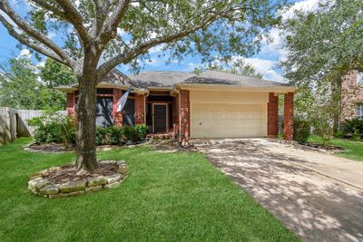 1107 Cambrian Park Court, House other with 3 bedrooms, 2 bathrooms and null parking in Sugar Land TX | Image 3