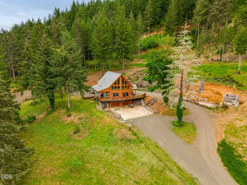 24218 Vaughn Road, Veneta, OR, 97487 | Card Image