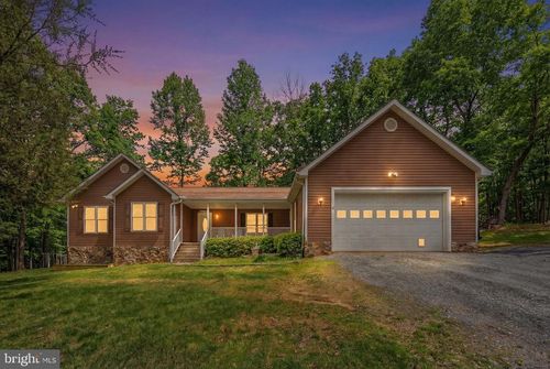 584 S Poes Rd, AMISSVILLE, VA, 20106-4006 | Card Image