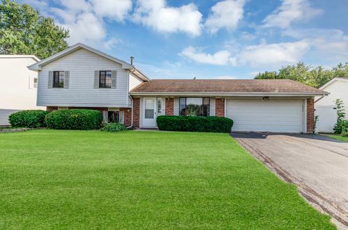 2315 Stepstone Ln, Hanover Park, IL, 60133-6042 | Card Image