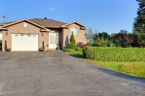 2246 Fleming St, Val Caron, ON, P3N1L7 | Card Image