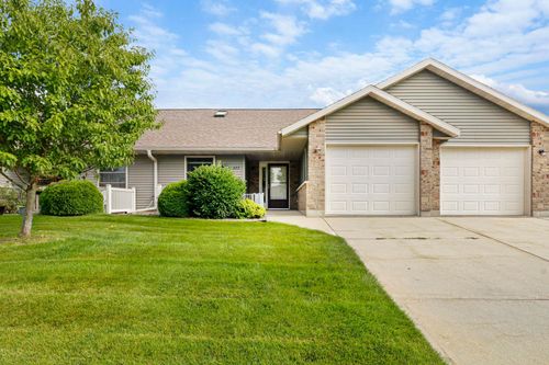622 Sunset Dr, Lodi, WI, 53555-1463 | Card Image