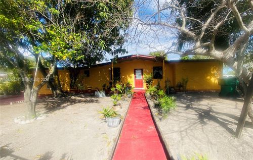 8355 Nw 32nd Ave, Miami, FL, 33147-4080 | Card Image