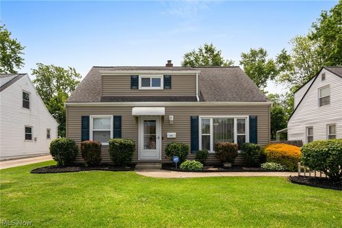 27030 Farringdon Ave, Euclid, OH, 44132-2007 | Card Image