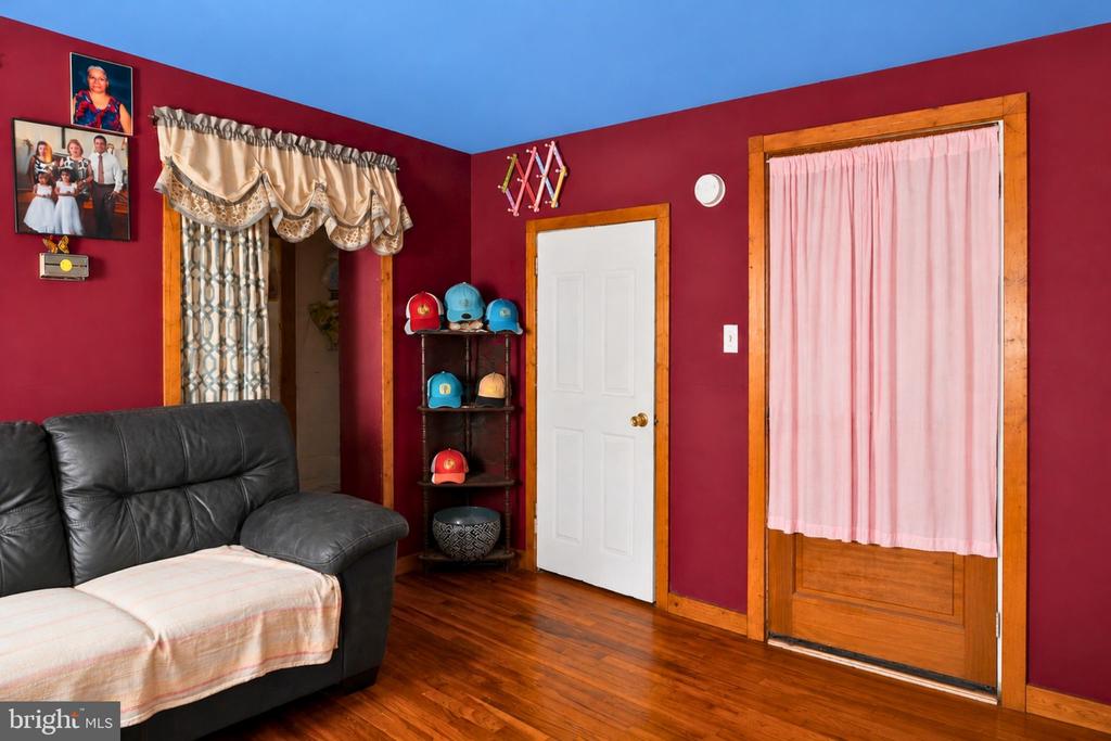 Residential in CRISFIELD 4