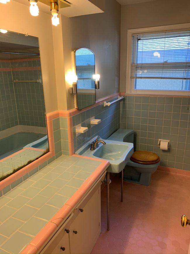 Full Bathroom ***Pics prior to current occupancy*** | Image 9