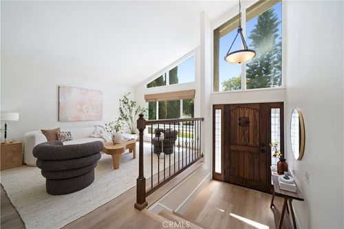 672 Garland Ct, Thousand Oaks, CA, 91360-1430 | Card Image