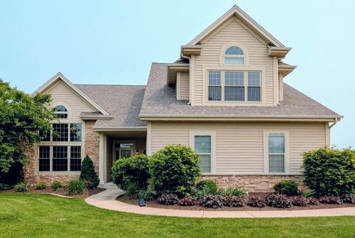 10017560 Whitetail Run, Germantown, WI, 53022-4691 | Card Image