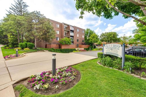 407-2200 Bouterse St, Park Ridge, IL, 60068-2366 | Card Image