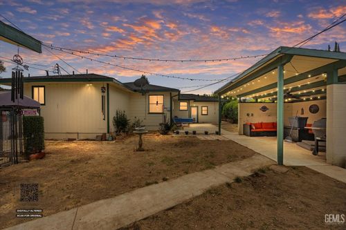 209 W B St, Tehachapi, CA, 93561-2007 | Card Image