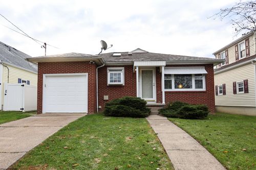 606 W Virginia Ave, Nutter Fort, WV, 26301-4461 | Card Image