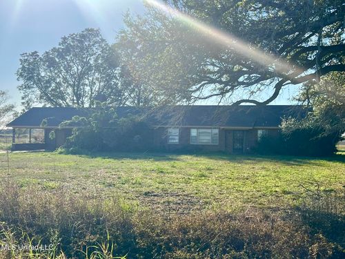 525 Delta City Rd, Hollandale, MS, 38748-3514 | Card Image